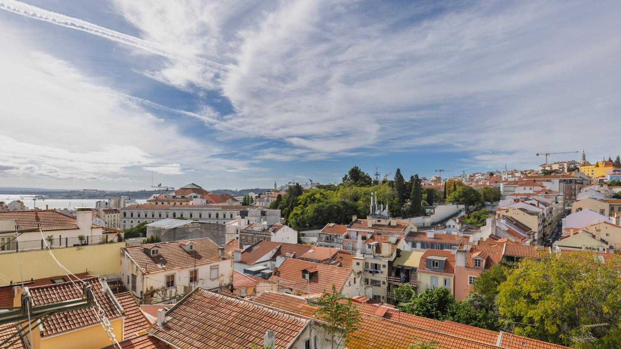 Sunny Design Apt In Praca Das Flores By Lovelystay Lisbon Exterior photo