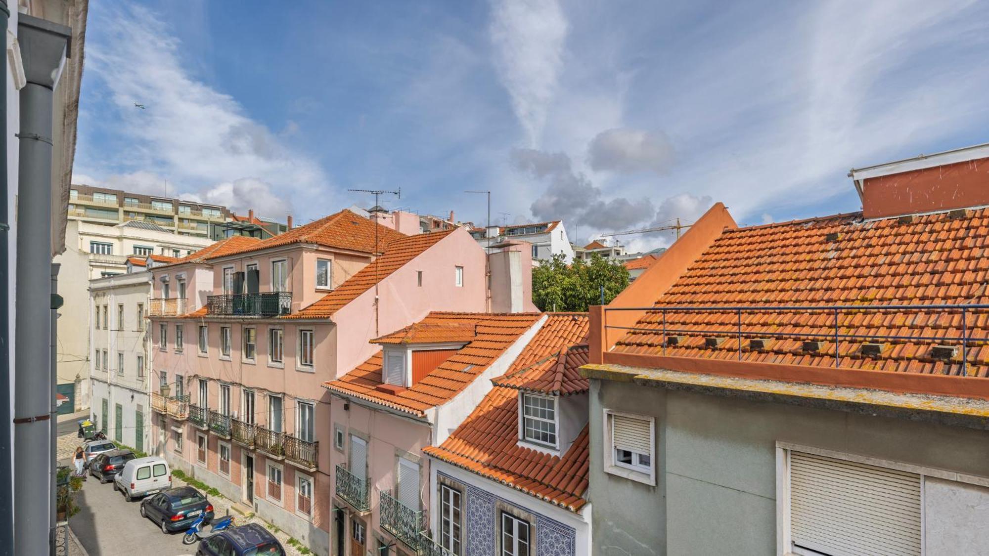 Sunny Design Apt In Praca Das Flores By Lovelystay Lisbon Exterior photo
